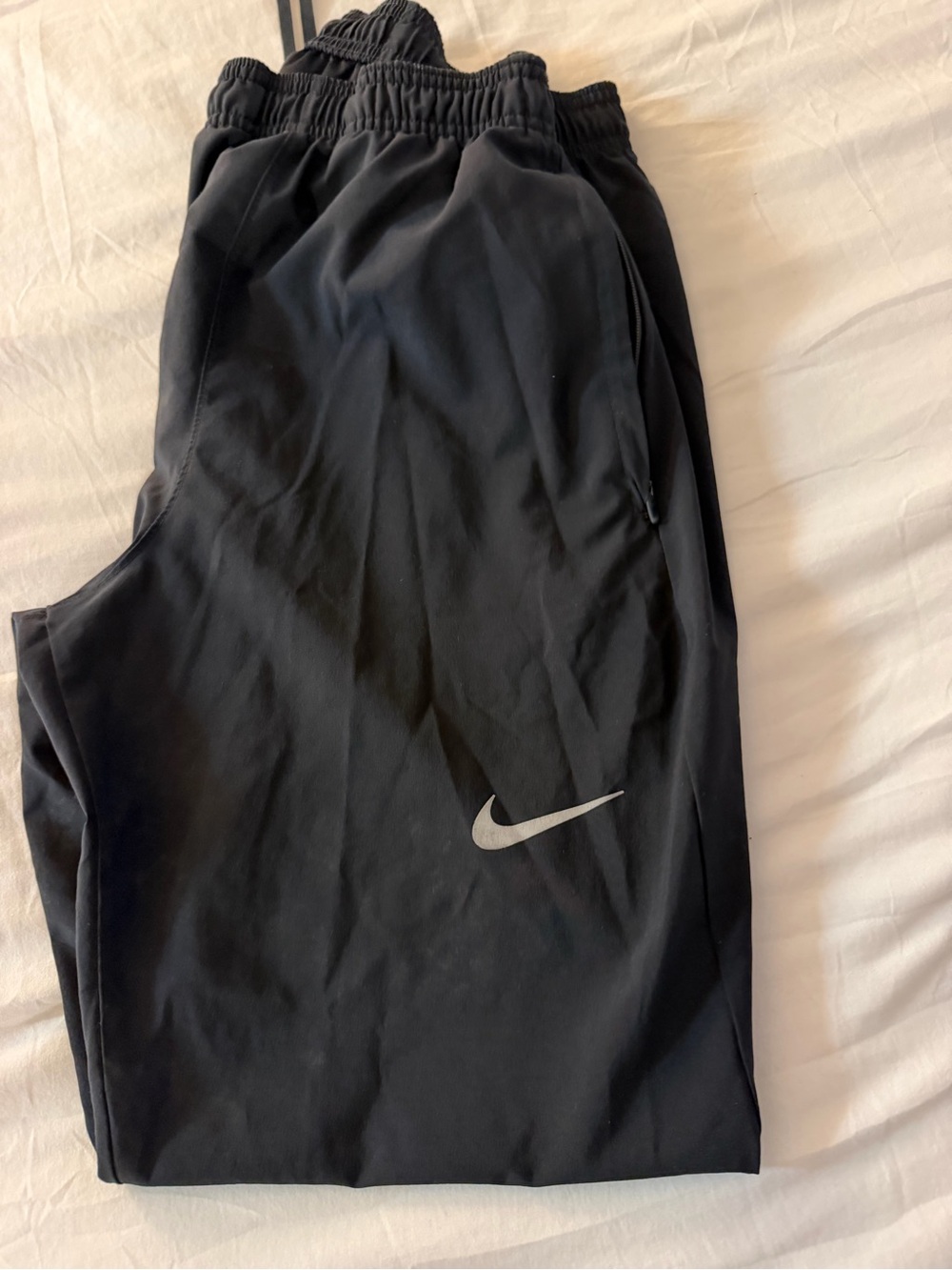 Nike Black Kids' Jogger Sweatpants with Reflective Swoosh